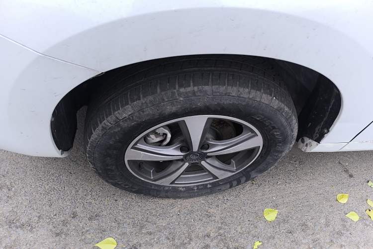 Used Haval H6 Coupe 2021 Smart Connect Edition 1.5T Automatic Two-Wheel Drive Luxury Smart Connect Version Left Front Wheel Hub