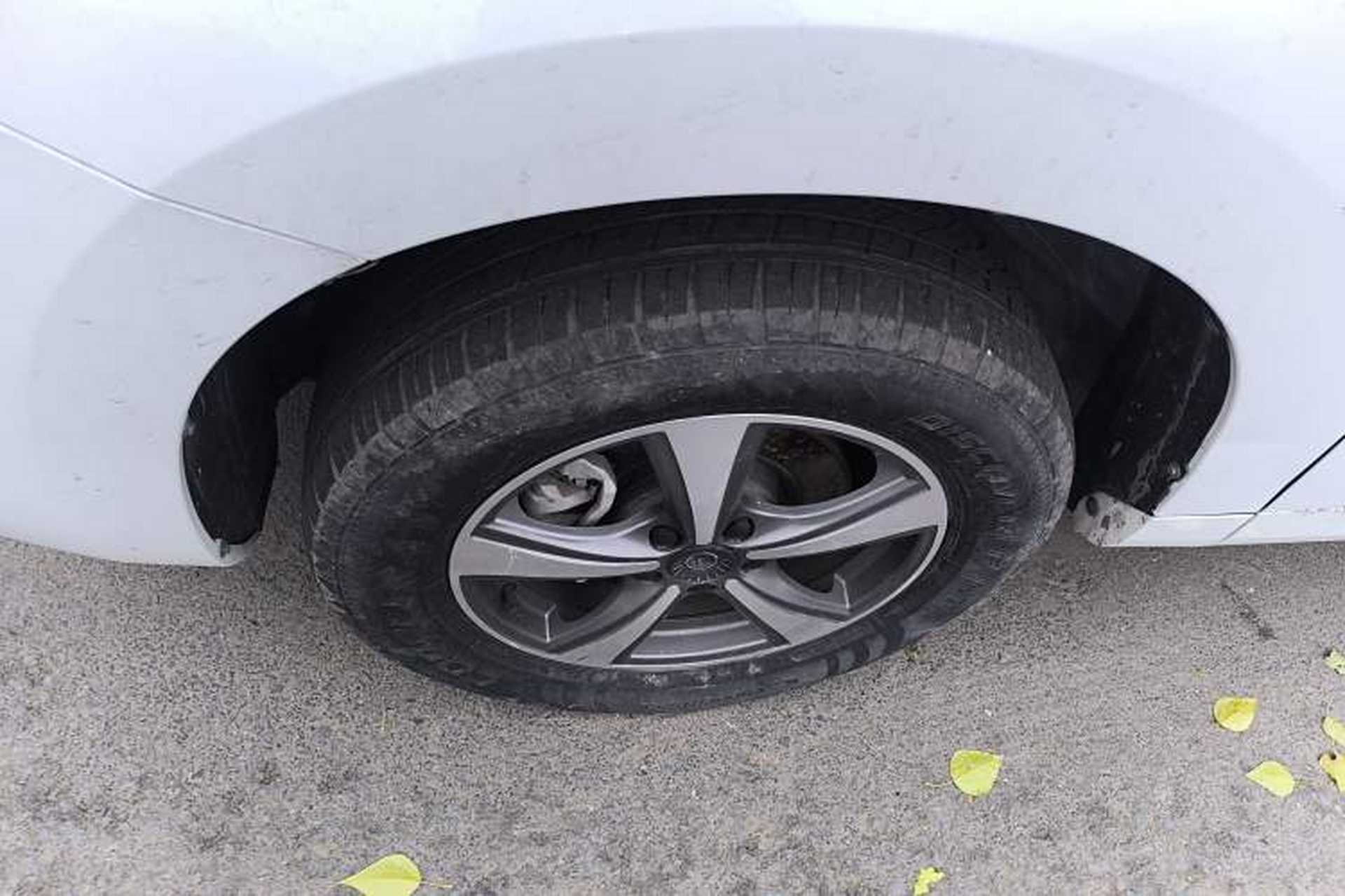 Used Haval H6 Coupe 2021 Smart Connect Edition 1.5T Automatic Two-Wheel Drive Luxury Smart Connect Version Left Front Wheel Hub