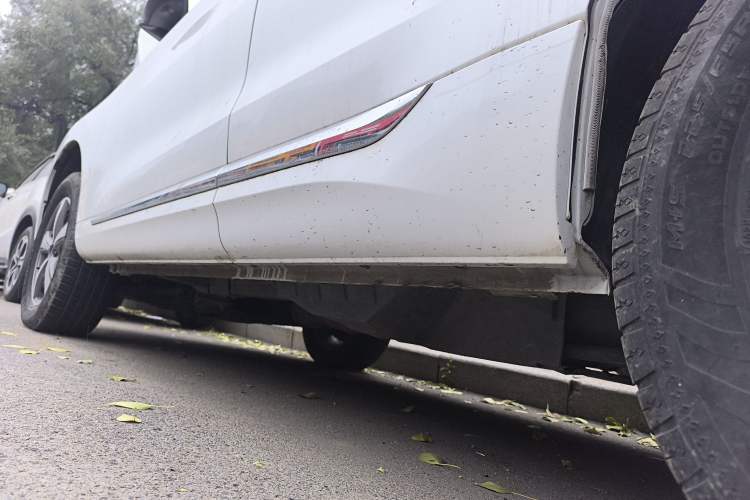Used Haval H6 Coupe 2021 Smart Connect Edition 1.5T Automatic Two-Wheel Drive Luxury Smart Connect Version Left Side Sill