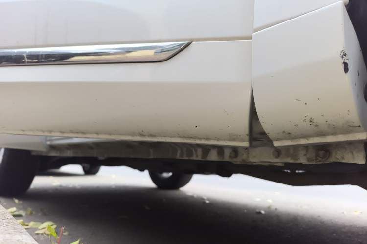 Used Haval H6 Coupe 2021 Smart Connect Edition 1.5T Automatic Two-Wheel Drive Luxury Smart Connect Version Right Side Sill