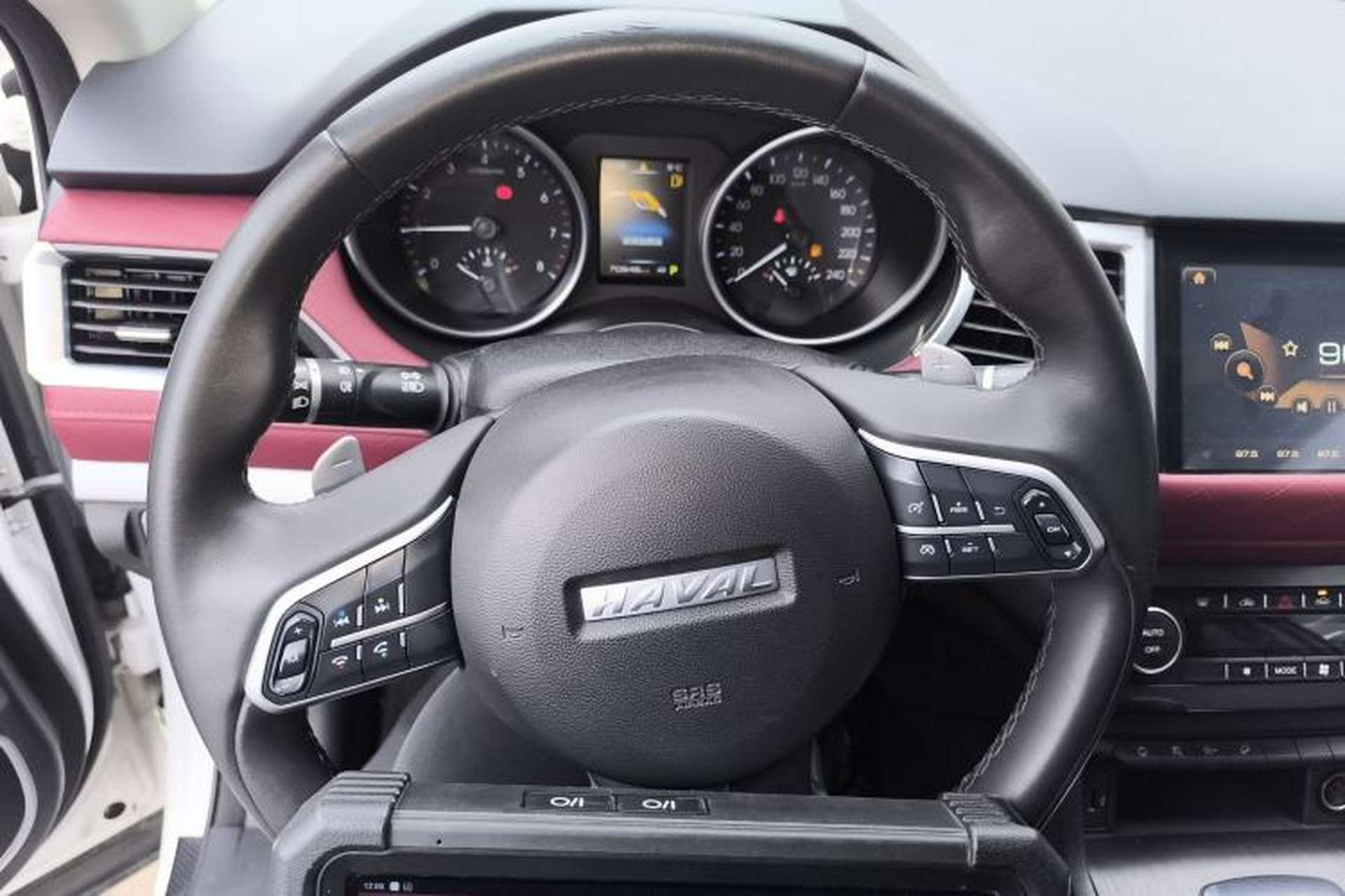 Used Haval H6 Coupe 2021 Smart Connect Edition 1.5T Automatic Two-Wheel Drive Luxury Smart Connect Version Steering Wheel