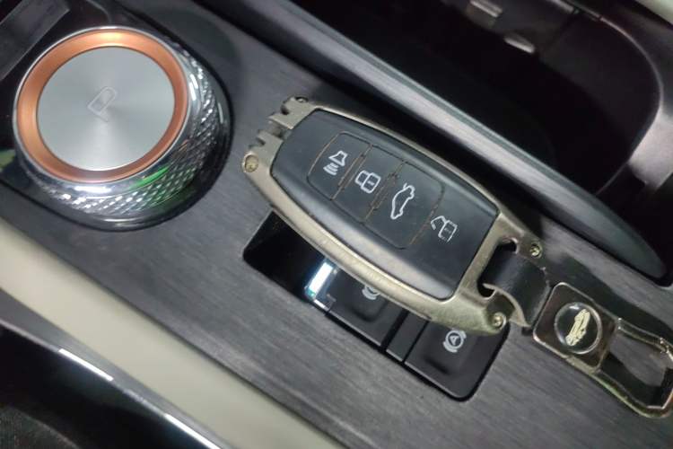 Used Haval H6 New Energy 2023 DHT-PHEV 110KM Long-Range Edition Vehicle Key