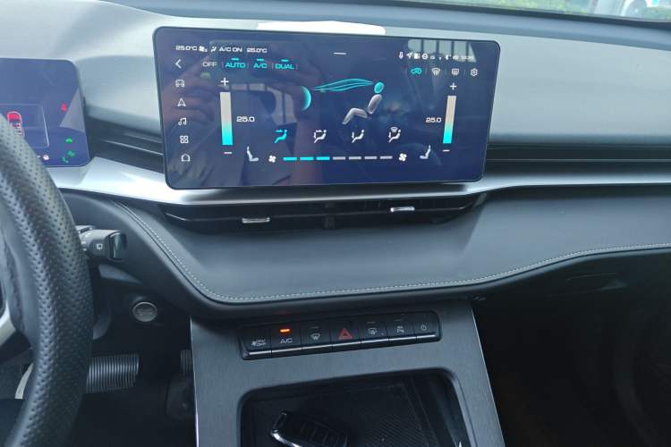 Used Haval H6 New Energy 2023 DHT-PHEV 110KM Enjoyment Edition Audio And AC Panel