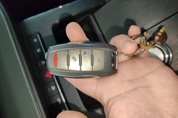 Used Haval H6 New Energy 2023 DHT-PHEV 110KM Enjoyment Edition Vehicle Key