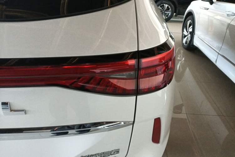 Used Haval H6 New Energy 2023 DHT-PHEV 110KM Enjoyment Edition Exterior 6