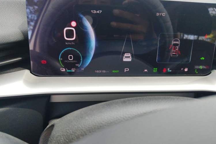 Used Haval H6 New Energy 2023 DHT-PHEV 110KM Long-Range Edition Odometer Close Up