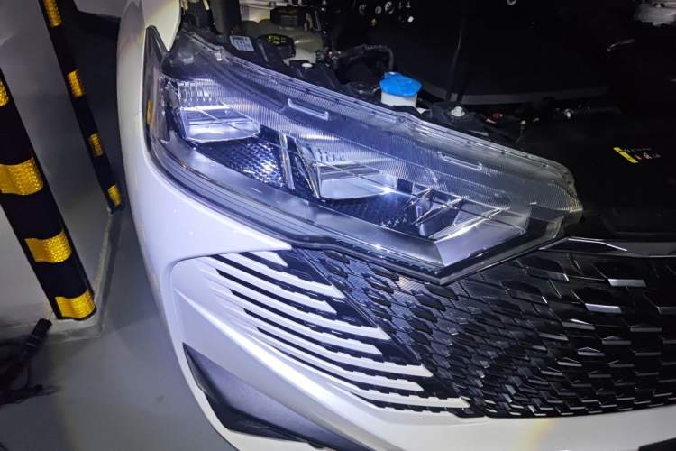 Used Haval H6 New Energy 2023 DHT-PHEV 110KM Enjoyment Edition Right Front Headlight