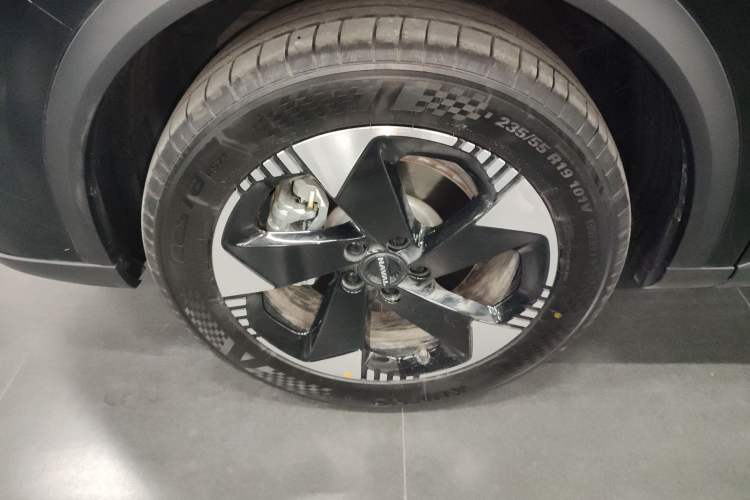Used Haval H6L 2026 Model 2.0T Max Left Front Wheel Hub