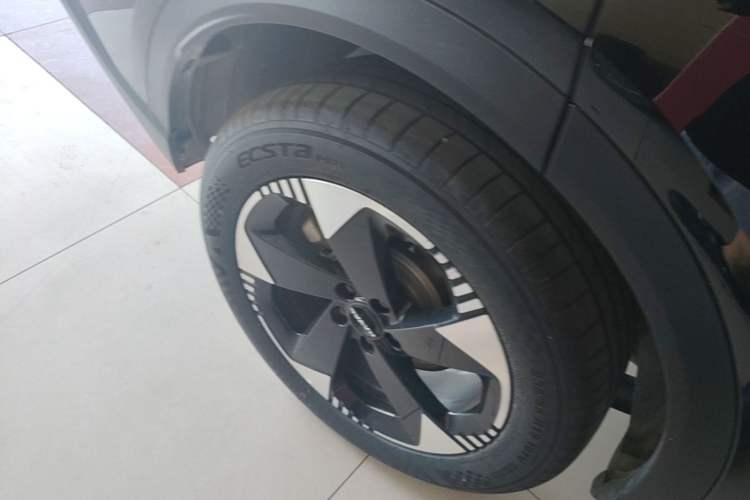 Used Haval H6L 2026 Model 2.0T Max Right Rear Wheel Hub