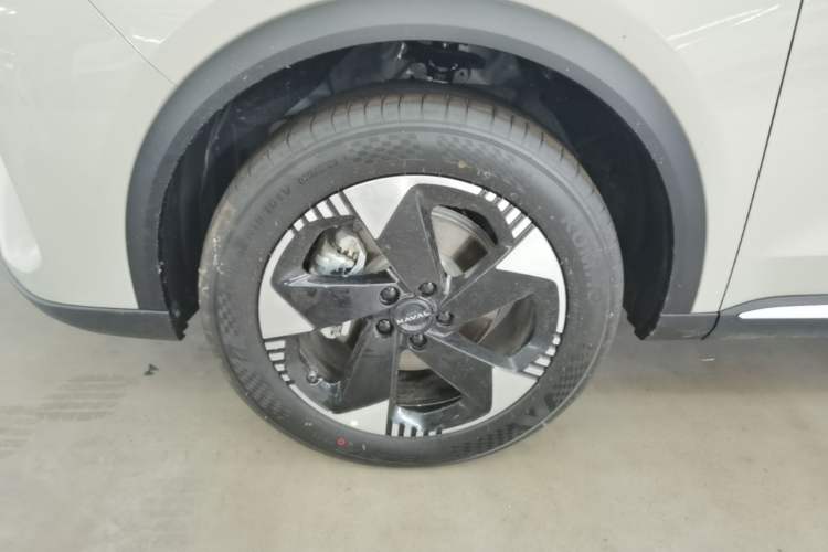 Used Haval H6L 2026 Model 2.0T Max Left Front Wheel Hub