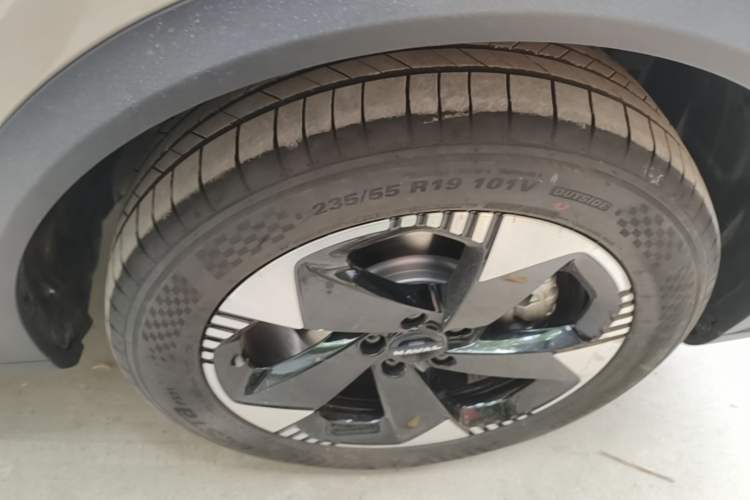 Used Haval H6L 2026 Model 2.0T Max Right Front Wheel Hub