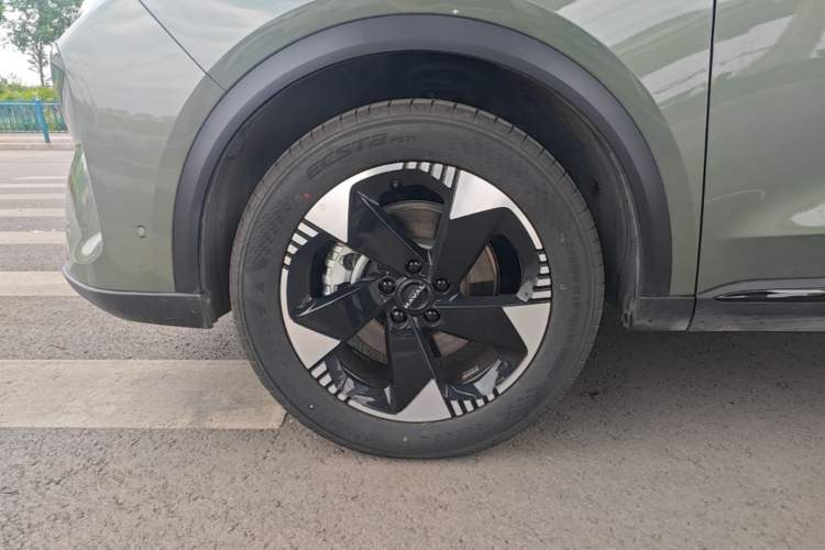 Used Haval H6L 2026 Model 2.0T Ultra Left Front Wheel Hub
