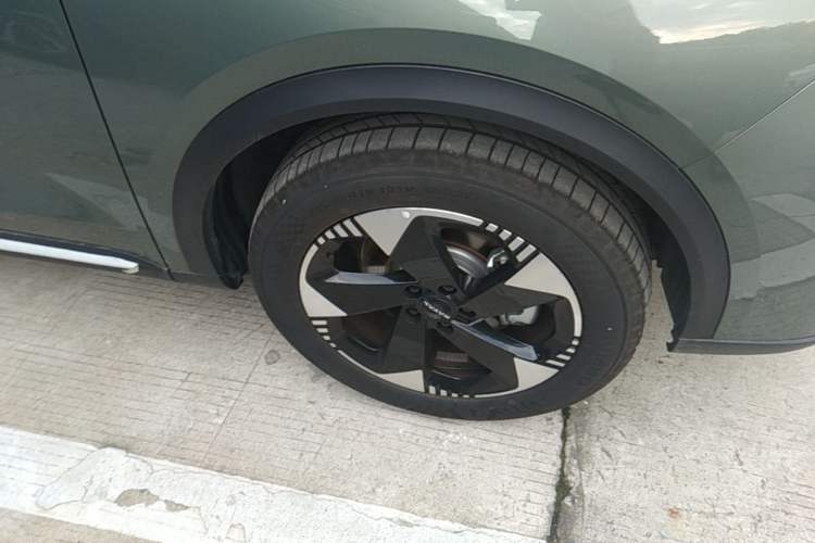 Used Haval H6L 2026 Model 2.0T Ultra Right Front Wheel Hub