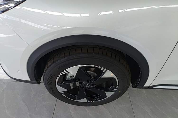 Used Haval H6L 2026 Model 2.0T Ultra Left Front Wheel Hub