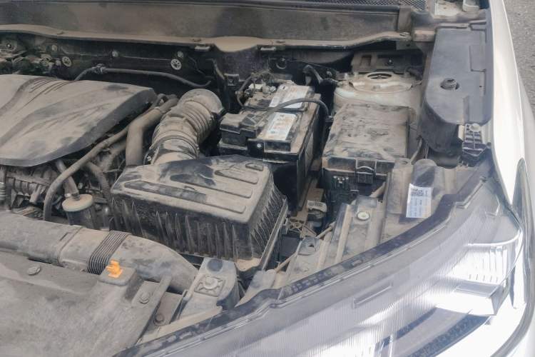 Used Haval H6S 2022 2.0T Two-Wheel Drive ZhiRun Version Engine Bay Left