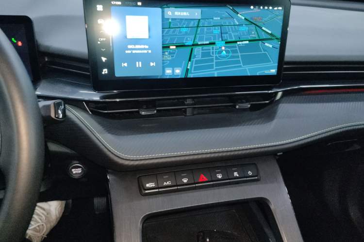 Used Haval H6S 2022 2.0T All-Wheel-Drive Trendy Sports Edition Audio And AC Panel