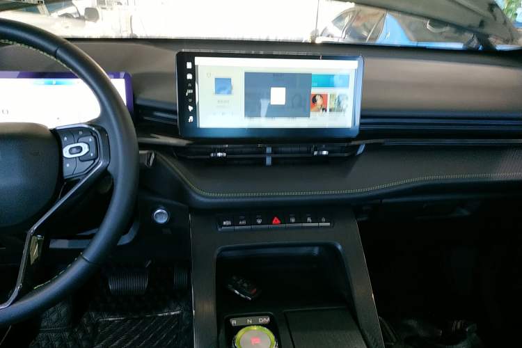 Used Haval H6S 2022 2.0T Two-Wheel Drive ZhiRun Version Audio And AC Panel
