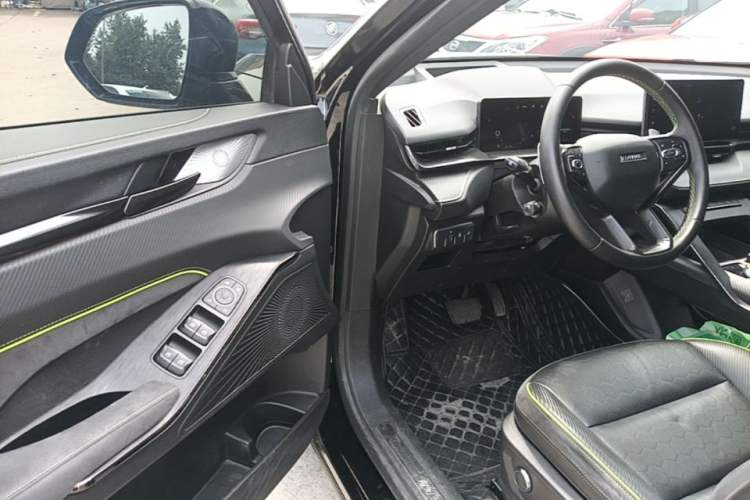 Used Haval H6S 2022 2.0T Two-Wheel Drive ZhiRun Version Driver Seat