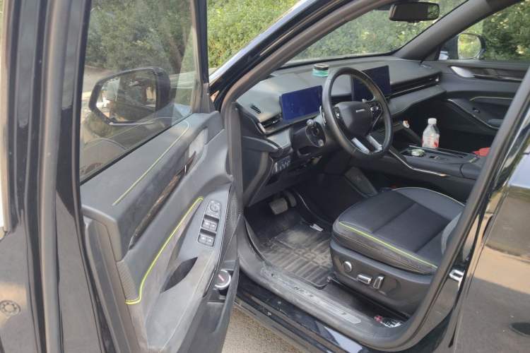 Used Haval H6S 2022 2.0T Two-Wheel Drive ZhiRun Version Driver Seat
