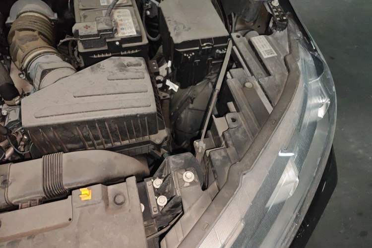 Used Haval H6S 2022 2.0T Two-Wheel Drive ZhiRun Version Engine Bay Left