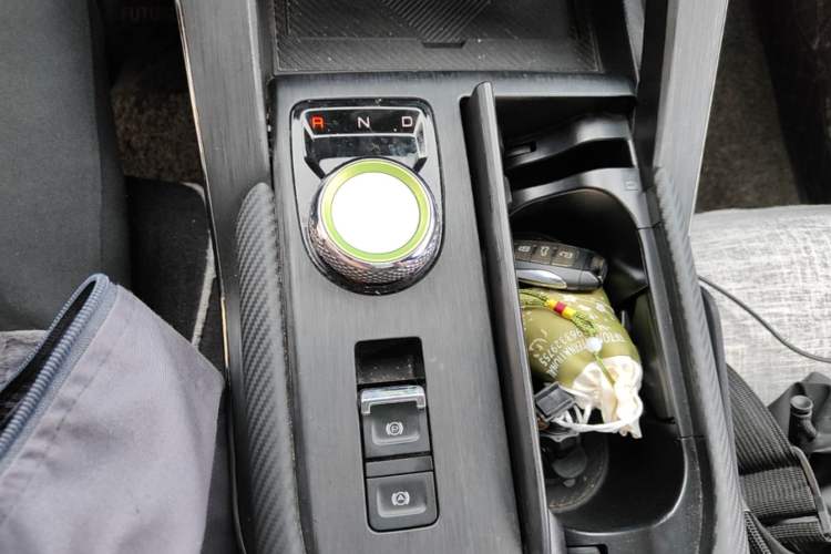 Used Haval H6S 2022 1.5T DHT ZhiRun Edition Gear Lever