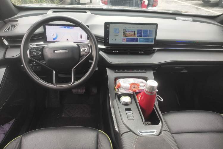 Used Haval H6S 2022 2.0T Two-Wheel Drive ZhiRun Version Interior 2