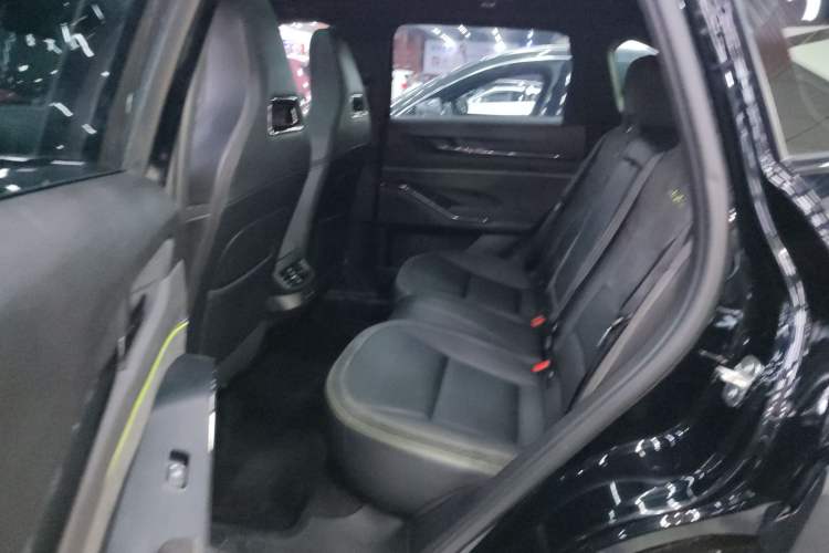 Used Haval H6S 2022 2.0T All-Wheel-Drive Trendy Sports Edition Left Rear Seat