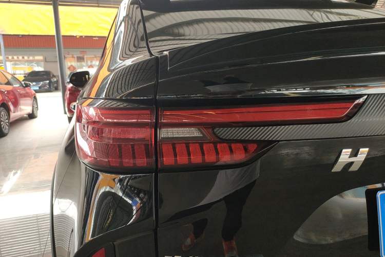 Used Haval H6S 2022 2.0T All-Wheel-Drive Trendy Sports Edition Left Rear Taillight