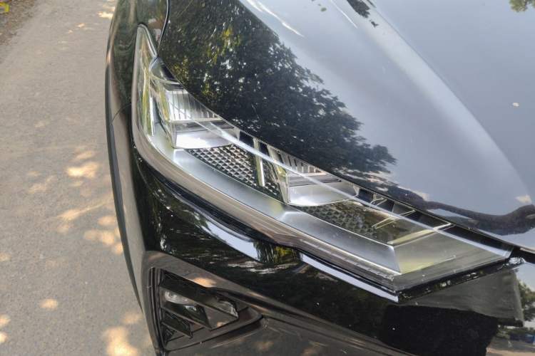 Used Haval H6S 2022 2.0T Two-Wheel Drive ZhiRun Version Right Front Headlight