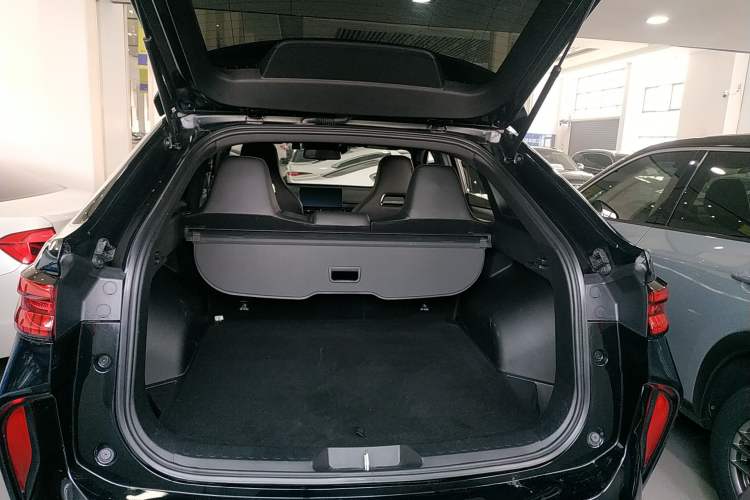 Used Haval H6S 2022 2.0T Two-Wheel Drive ZhiRun Version Trunk