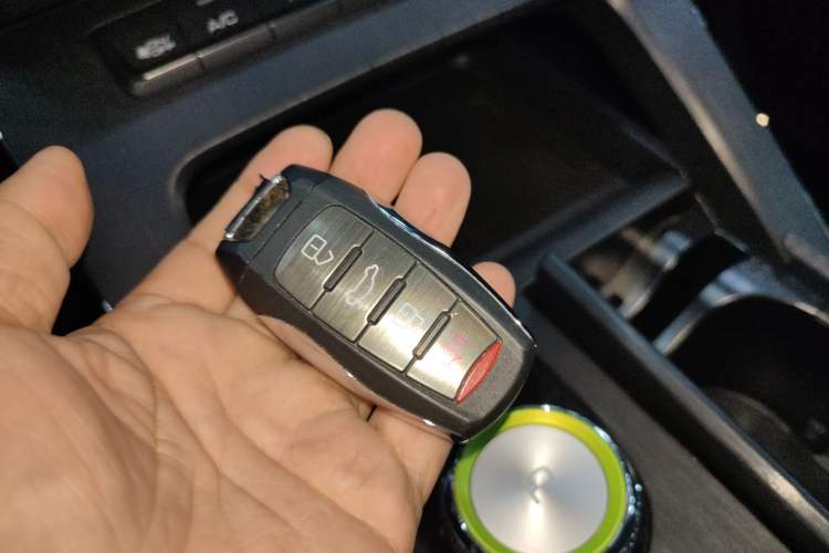 Used Haval H6S 2022 2.0T All-Wheel-Drive Trendy Sports Edition Vehicle Key