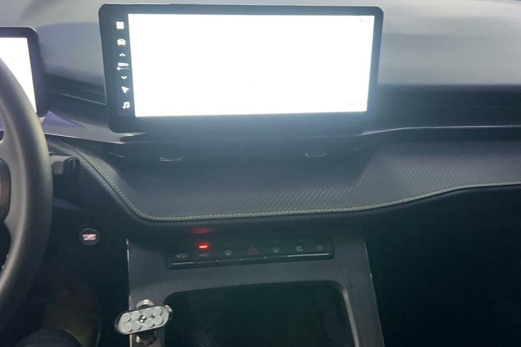 Used Haval H6S 2022 2.0T Two-Wheel Drive ZhiRun Version Audio And AC Panel