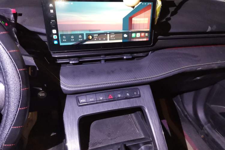 Used Haval H6S 2022 2.0T Two-Wheel Drive ZhiRun Version Audio And AC Panel