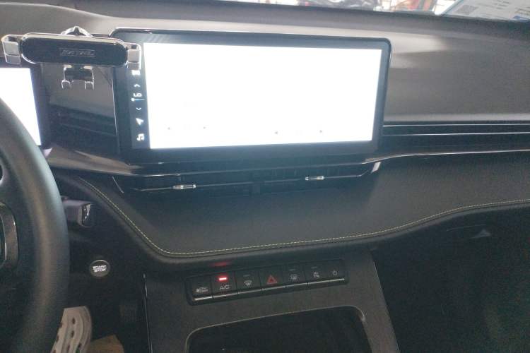 Used Haval H6S 2022 2.0T Two-Wheel Drive ZhiRun Version Audio And AC Panel