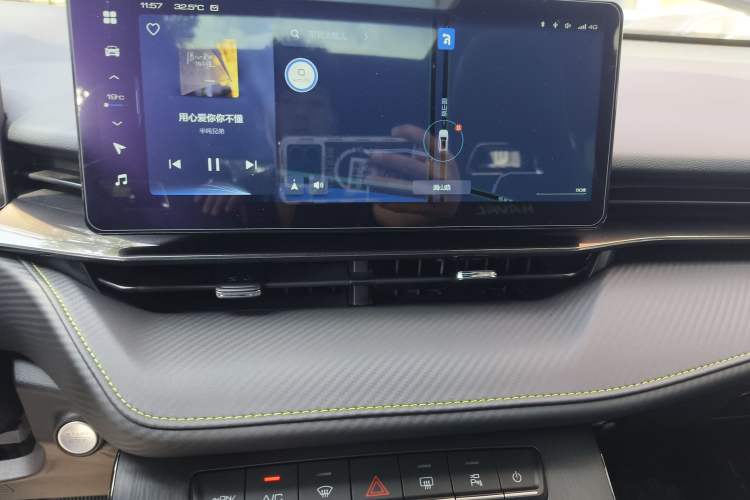 Used Haval H6S 2022 2.0T Two-Wheel Drive ZhiRun Version Audio And AC Panel