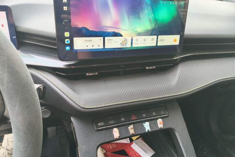 Used Haval H6S 2022 2.0T Two-Wheel Drive ZhiRun Version Audio And AC Panel