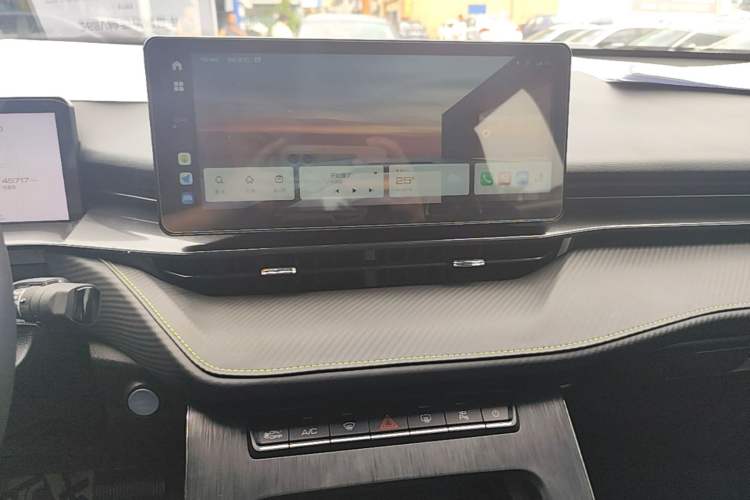 Used Haval H6S 2022 2.0T Two-Wheel Drive JoyRun Version Audio And AC Panel