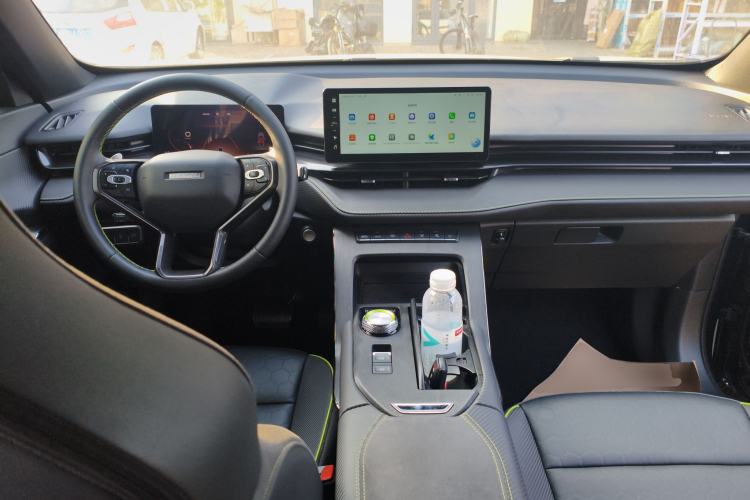 Used Haval H6S 2022 2.0T Two-Wheel Drive JoyRun Version Center Console