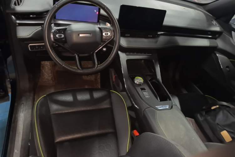Used Haval H6S 2022 2.0T All-Wheel-Drive Trendy Sports Edition Center Console