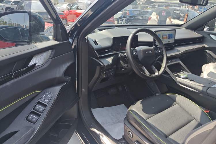 Used Haval H6S 2022 2.0T Two-Wheel Drive ZhiRun Version Driver Seat