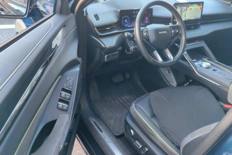 Used Haval H6S 2022 2.0T Two-Wheel Drive ZhiRun Version Driver Seat