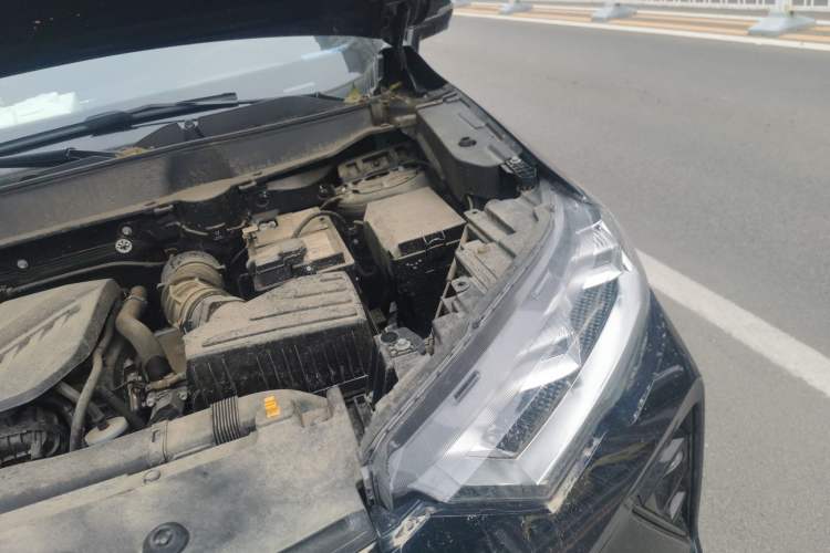 Used Haval H6S 2022 2.0T Two-Wheel Drive ZhiRun Version Engine Bay Left