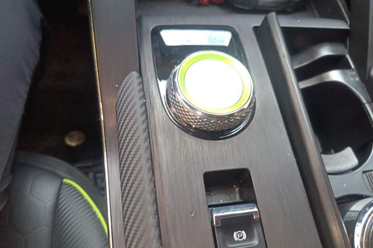 Used Haval H6S 2022 2.0T Two-Wheel Drive JoyRun Version Gear Lever