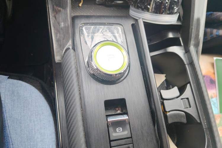 Used Haval H6S 2022 2.0T Two-Wheel Drive ZhiRun Version Gear Lever