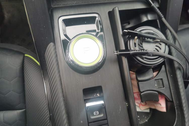 Used Haval H6S 2022 2.0T Two-Wheel Drive ZhiRun Version Gear Lever
