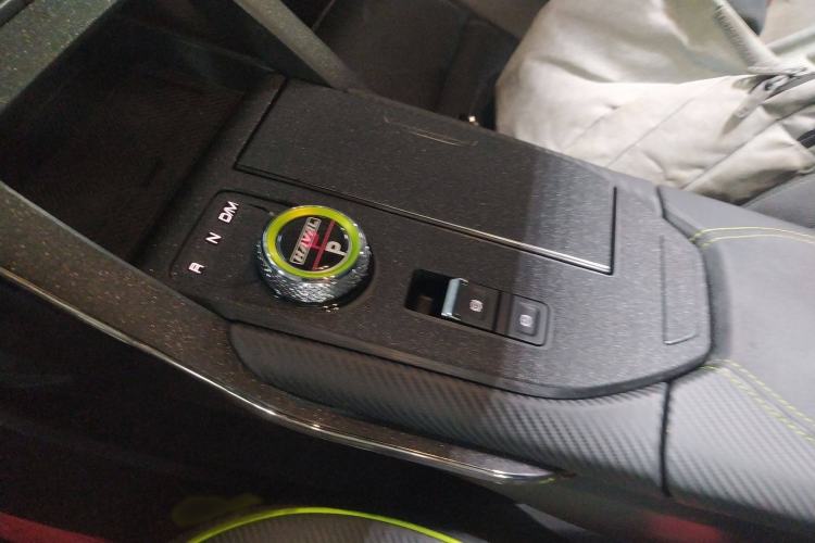 Used Haval H6S 2022 2.0T Two-Wheel Drive ZhiRun Version Gear Lever