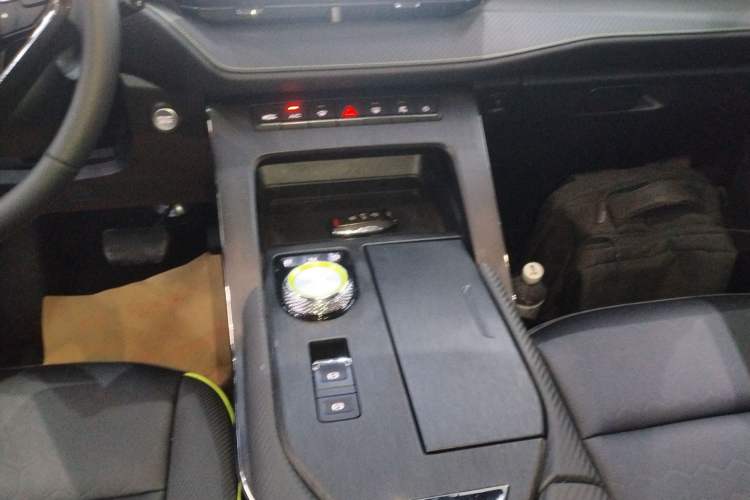 Used Haval H6S 2022 1.5T DHT ZhiRun Edition Gear Lever