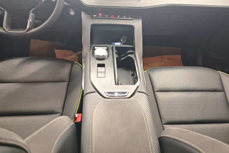 Used Haval H6S 2022 2.0T Two-Wheel Drive ZhiRun Version Gear Lever