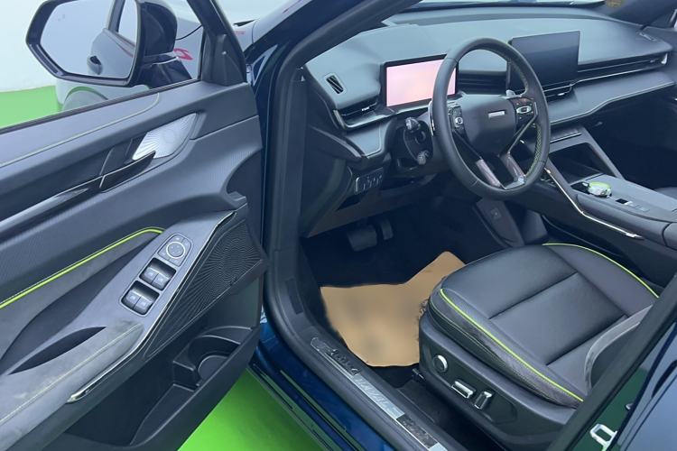 Used Haval H6S 2022 2.0T Two-Wheel Drive ZhiRun Version Interior 2