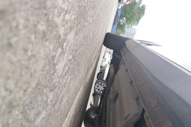 Used Haval H6S 2022 2.0T Two-Wheel Drive JoyRun Version Right Side Sill